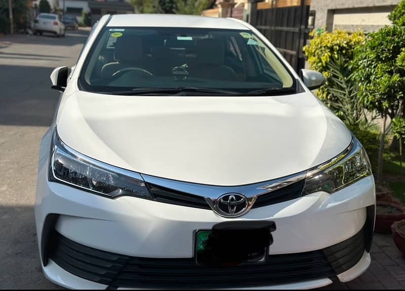 Corolla gli automatic 2020 model super white 1