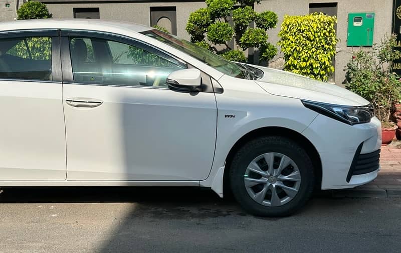 Corolla gli automatic 2020 model super white 3