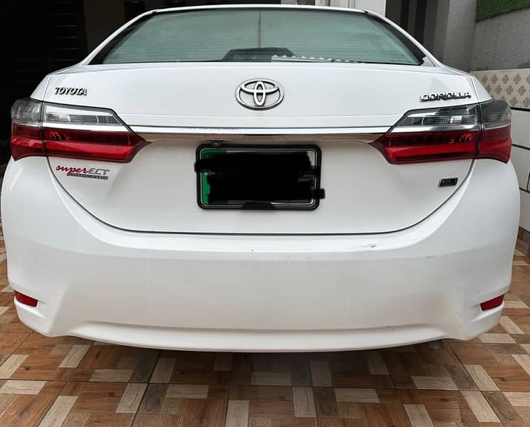 Corolla gli automatic 2020 model super white 5