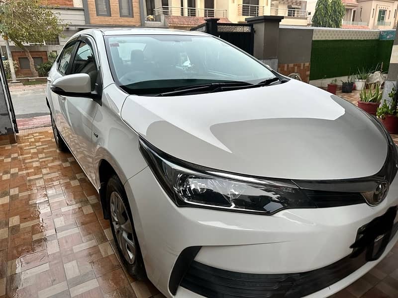 Corolla gli automatic 2020 model super white 6