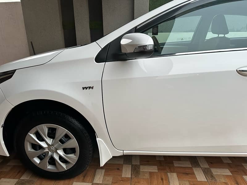 Corolla gli automatic 2020 model super white 10