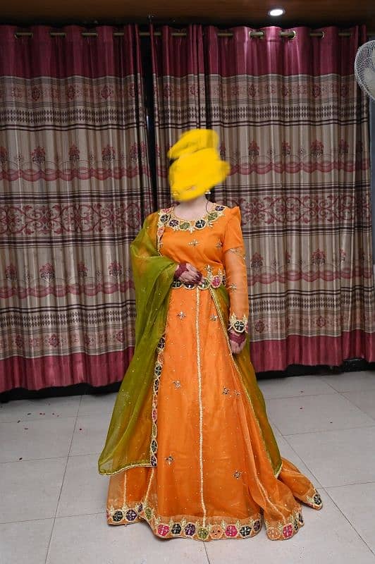 mehndi lehnga orange 0