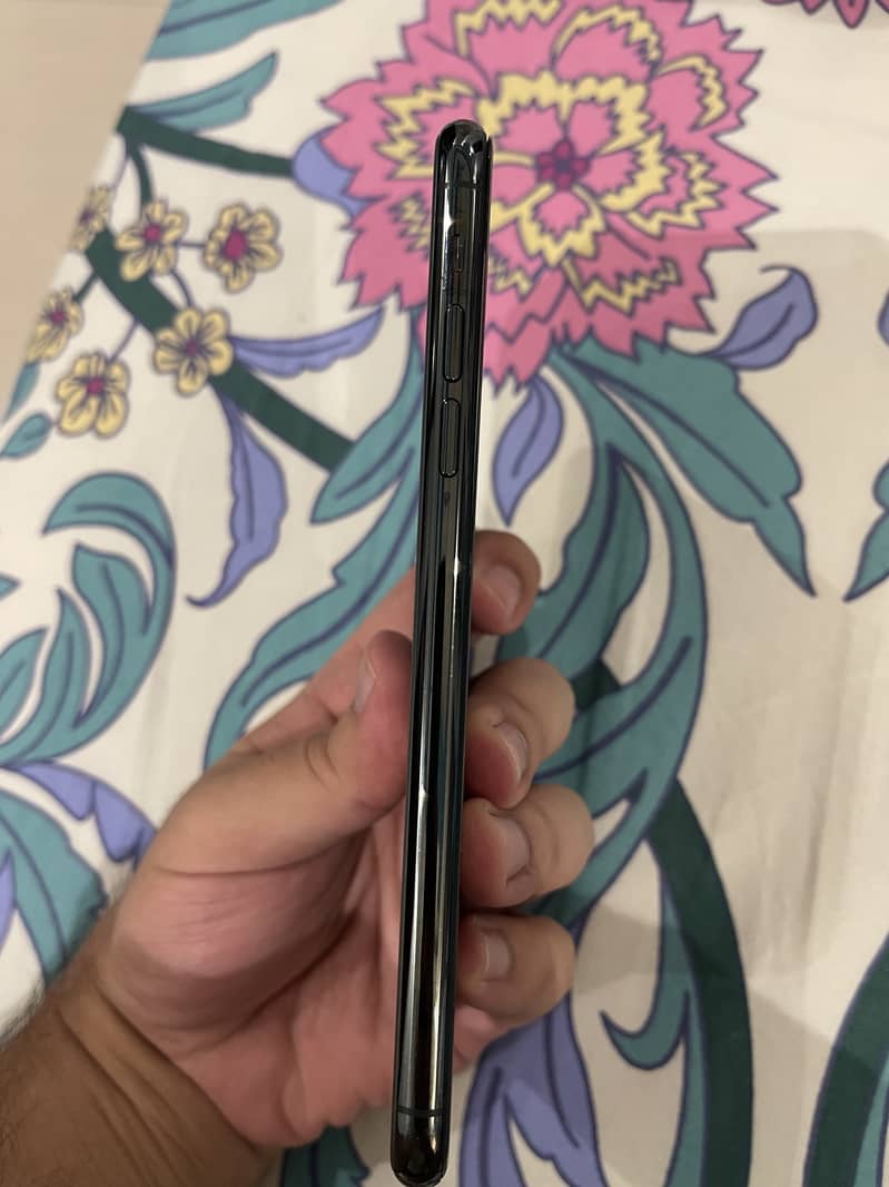 Apple iPhone 11 Pro Max 64gb 4