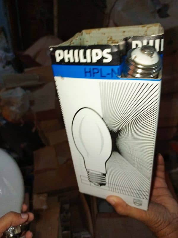 Street Light items available Philips Chokes  Bulbs  Small HRC Body Swi 5