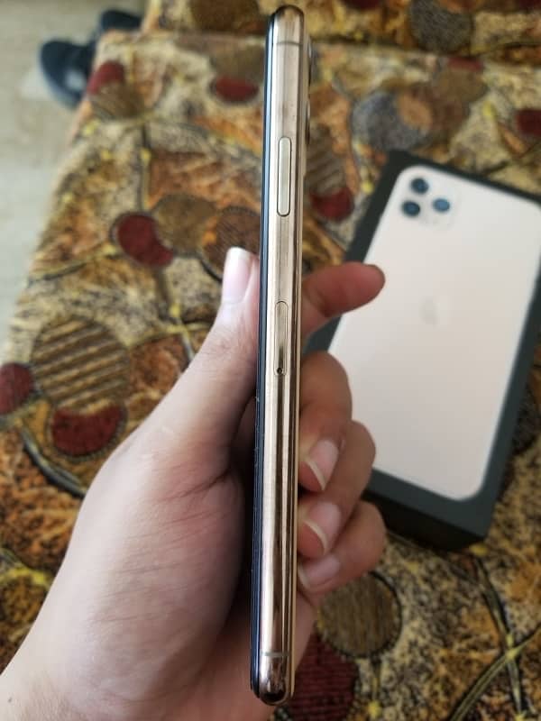 iPhone 11 Pro Max (PTA Approved) 5