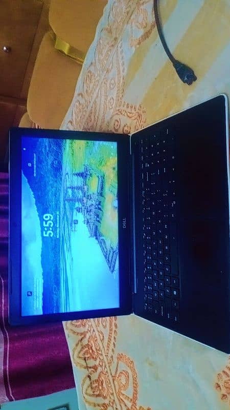 Dell laptop for sale 4th generation Ram 8 with 256 ssd 3