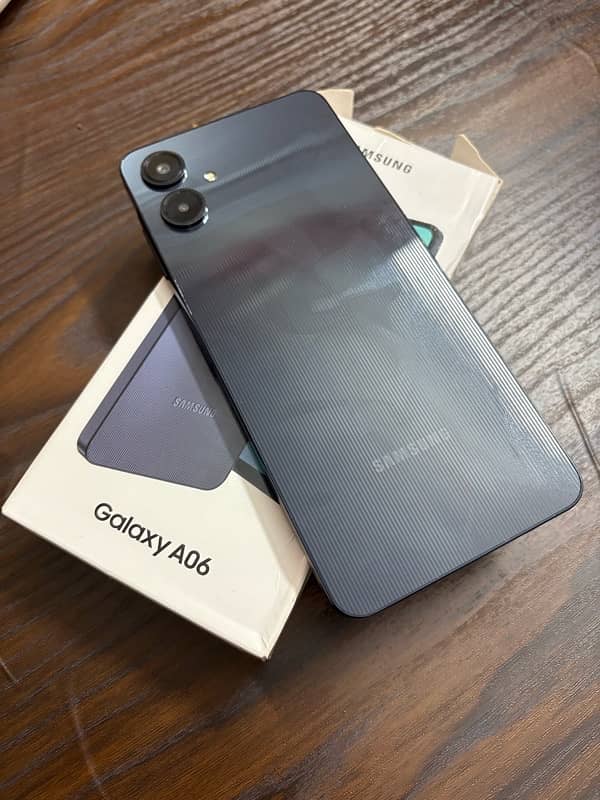 SAMSUNG A06 128GB 1