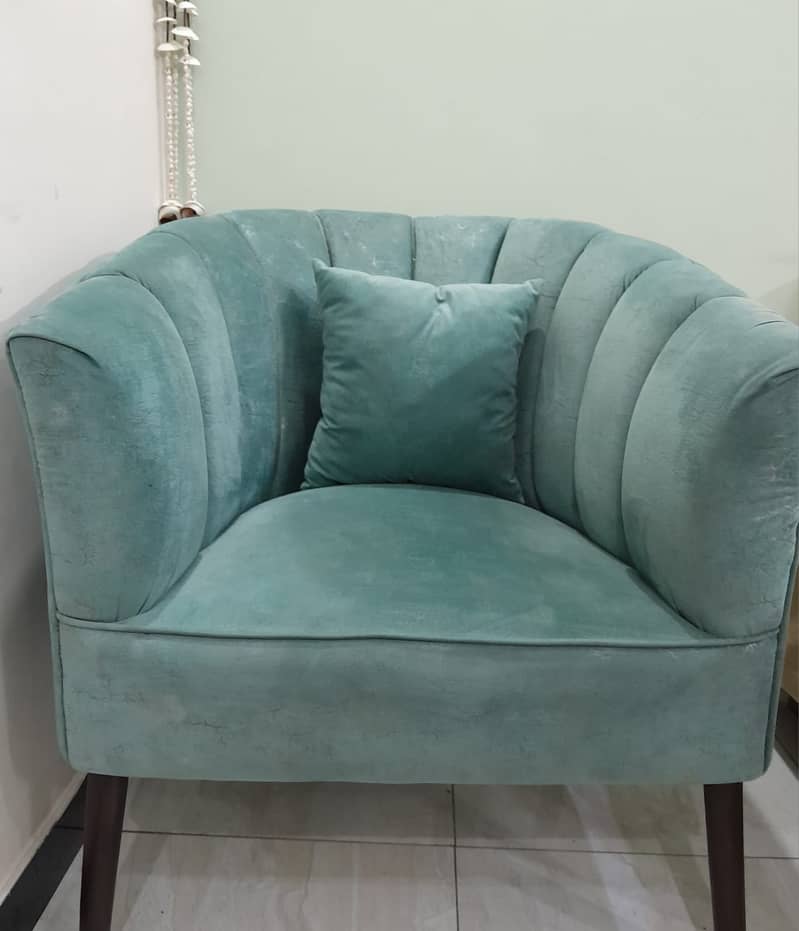 sofa chair new  condition. 0