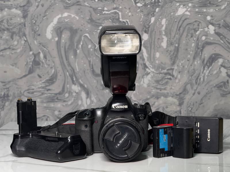 Canon 6D with Accessories | Body Grip, Lens, Flash, Batteries 0