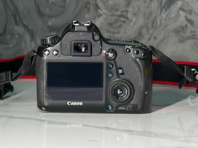 Canon 6D with Accessories | Body Grip, Lens, Flash, Batteries 5