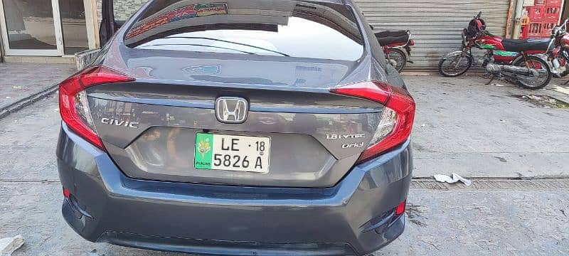 Honda Civic Oriel 2018 10