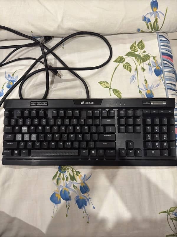 Corsair k70 mk2 mechincal keyboard 0