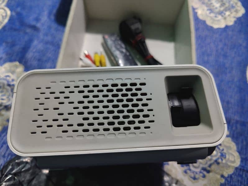 YG530 Mini LED Projector 5