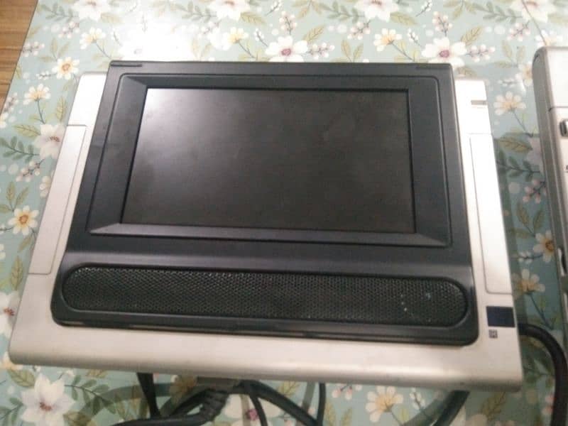 car back set LCD with DVD/CD video player 6