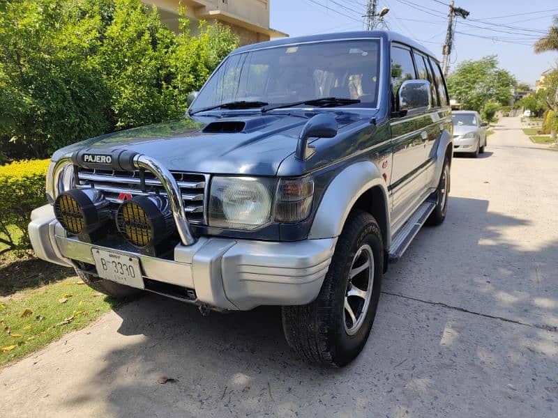 Mitsubishi Pajero 1992 3RZ petrol engine urgent Sale 0