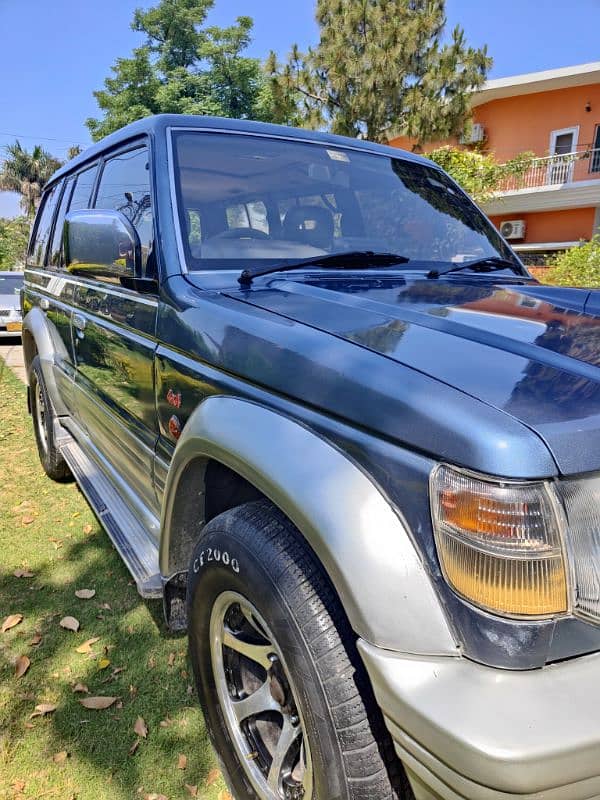 Mitsubishi Pajero 1992 3RZ petrol engine urgent Sale 4