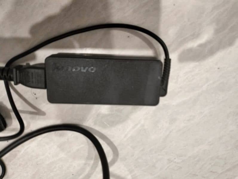 Lenovo 65W adapter 1