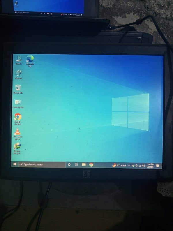 computer LCD 15 inach far sale urgent 1