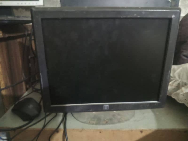 computer LCD 15 inach far sale urgent 3