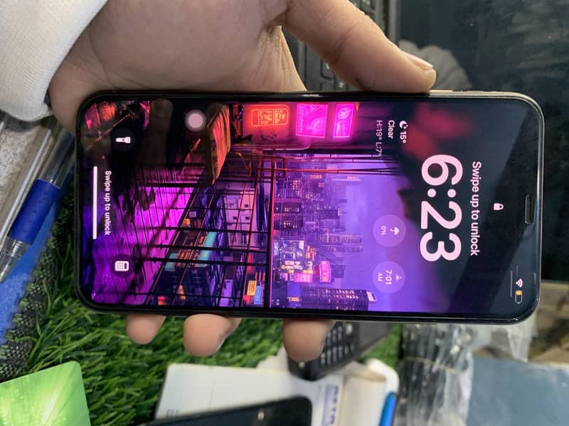 iphone XS Max factory unlock no pta 4