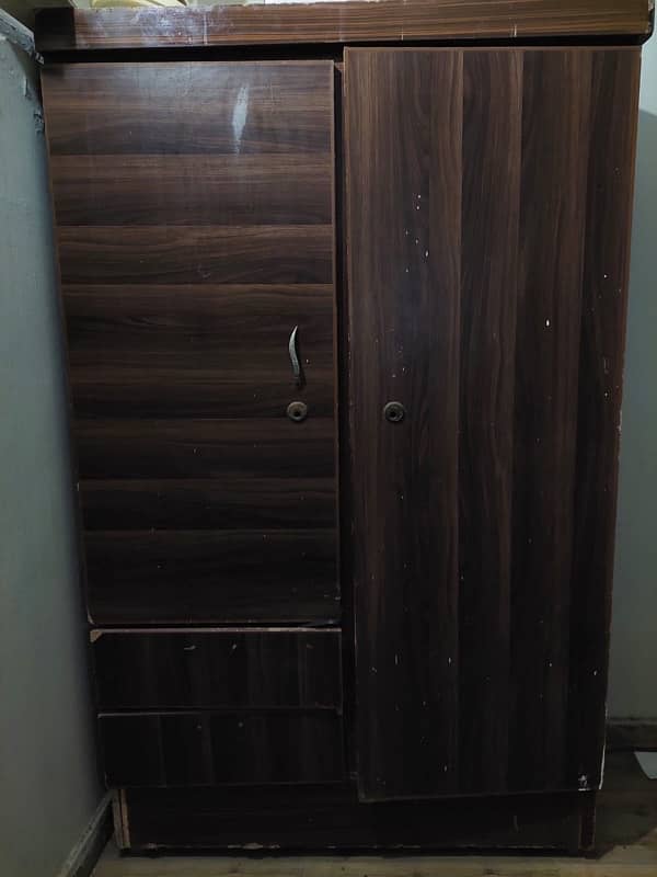 wooden almari 2 door.  03062074665 4