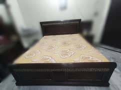 Chinioti sheesham bed set with matching 1 dressing and 2 site tables