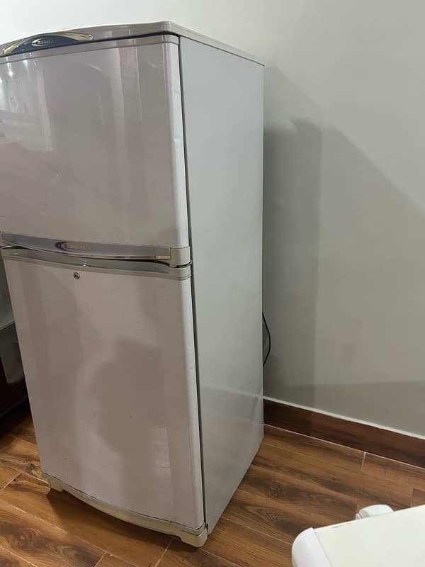 Refrigerator in good running condition 1