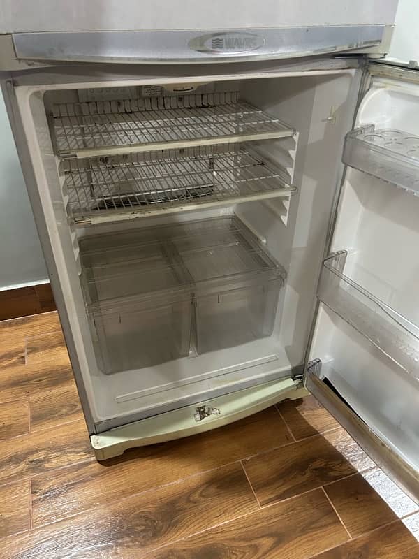 Refrigerator in good running condition 2