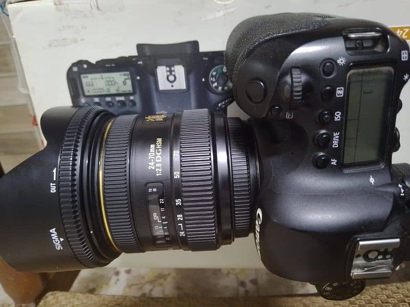 Canon 6D mark 2 with lens 6