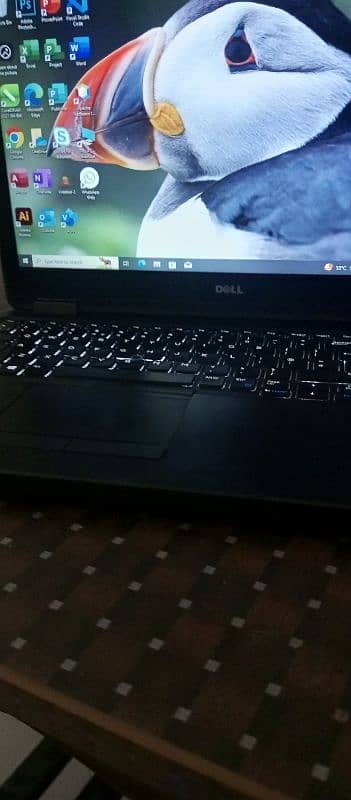 Dell core i3 fifth generation 4 gb Ram 128 NVmn ssd 1