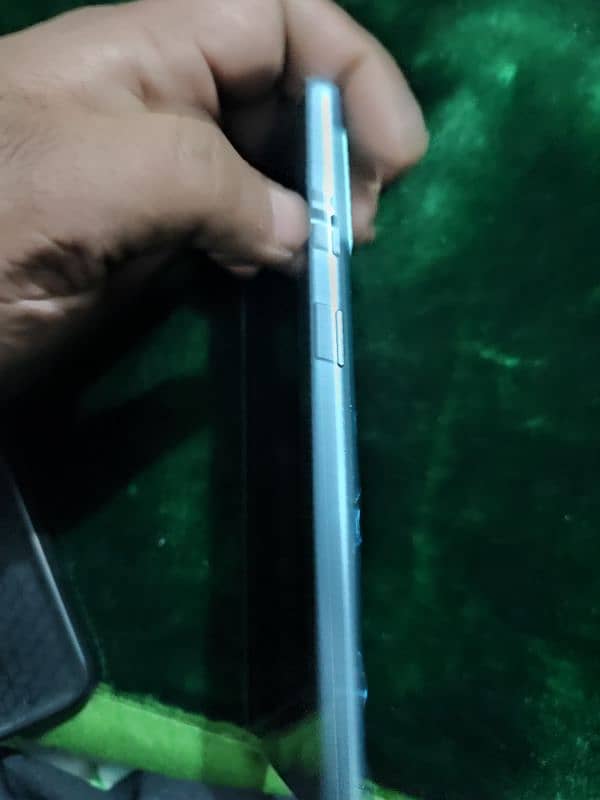 OnePlus 9r 8+8 gb ram 128 gb rom just back crake 11