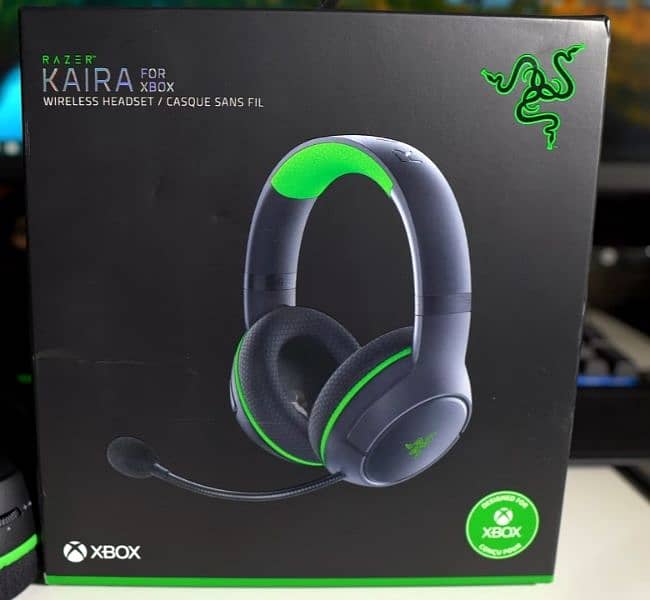 Xbox Series X with Razer Kaira Wireless Headset 6