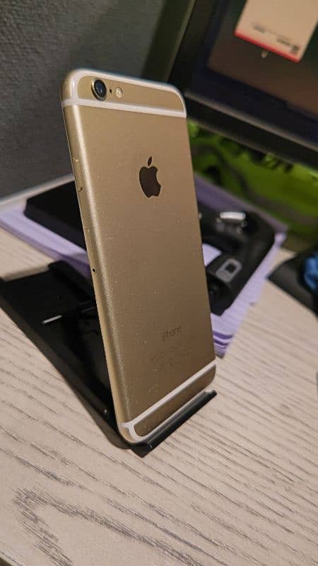 iphone 6 64GB  (PTA approved) for urgent sale 5