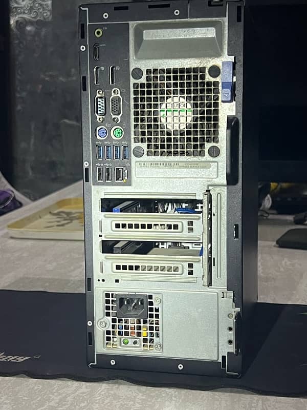 Dell OptiPlex 7040 1