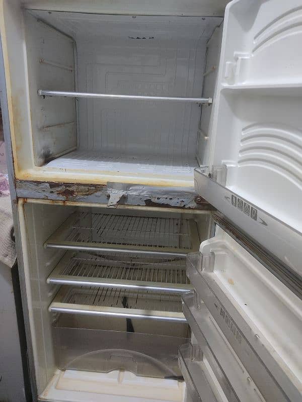 Dawlance fridge used 4