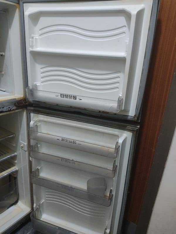 Dawlance fridge used 5