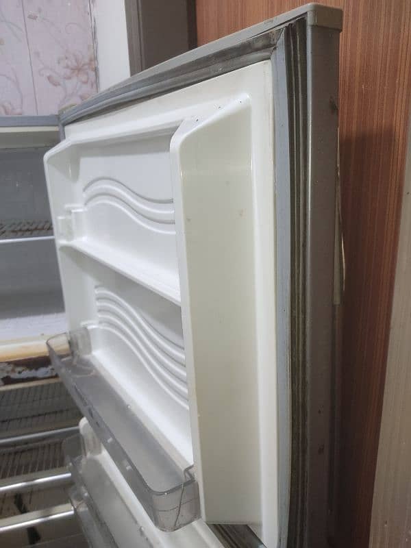 Dawlance fridge used 6