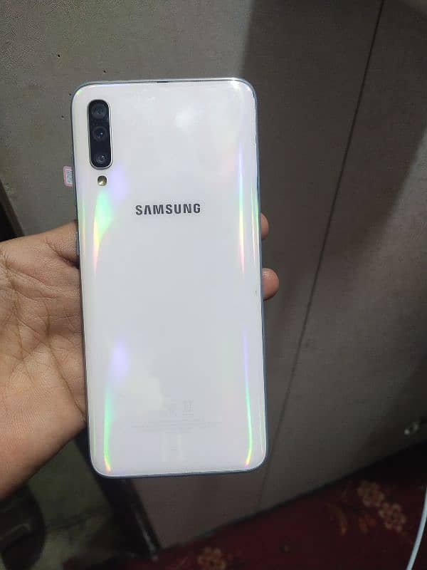 Samsung a70 1