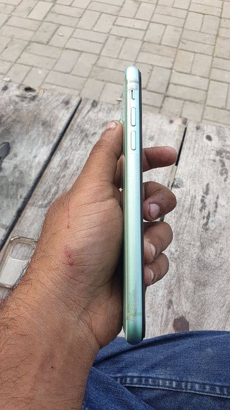 Iphone 11 64Gb Green Color non pta 3