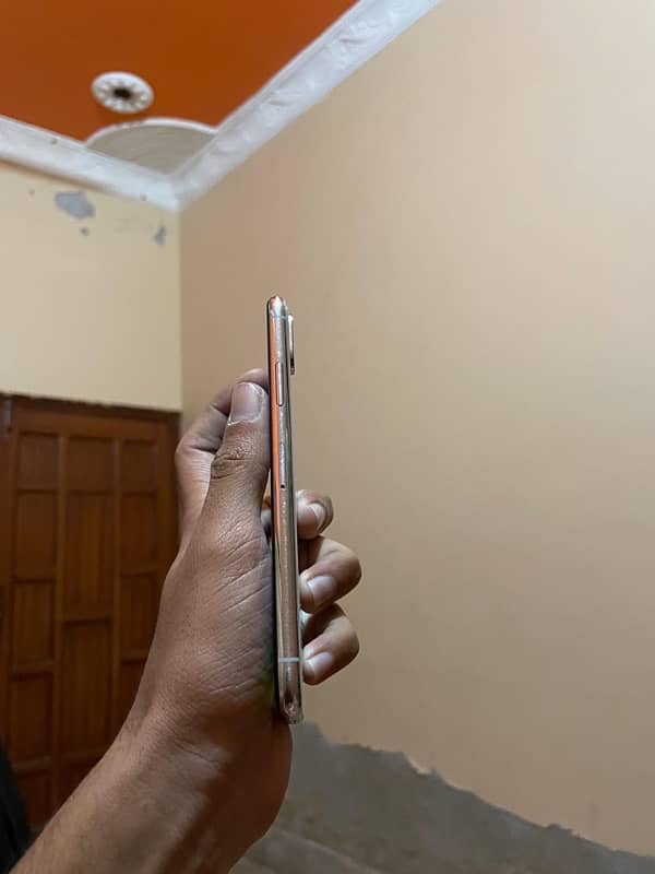 Iphone x 64gb pta approved 10/10 condition 2