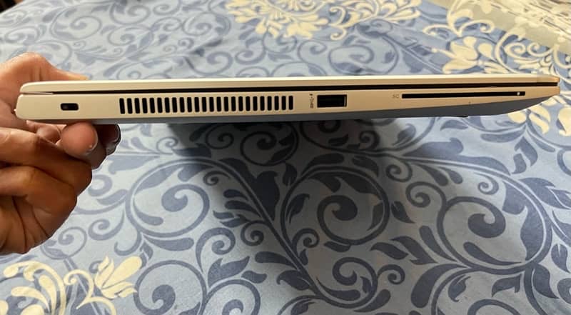 HP G6-840 core i5 ( 8th gen ) 1.9GHZ Elitebook 1