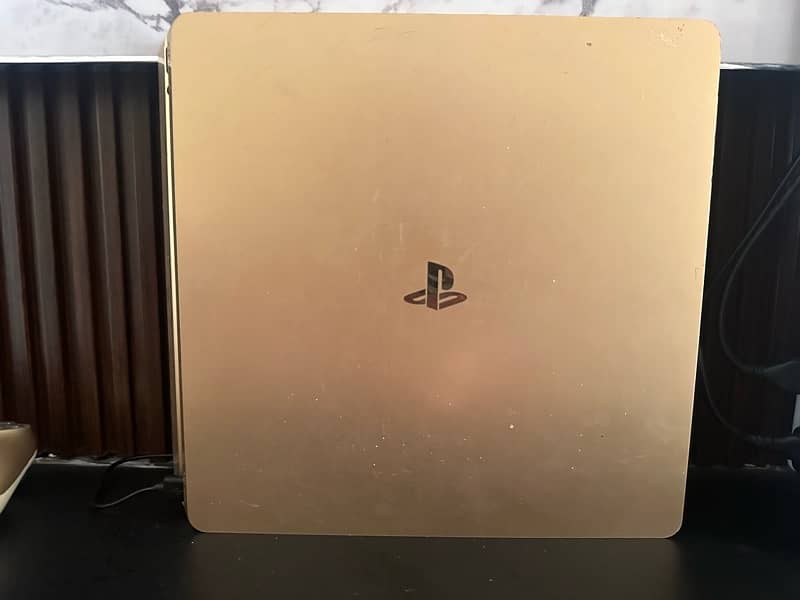 PlayStation 4 ( GOLD Edition ) 2 Controllers , 7 Games PS4 SLIM 3