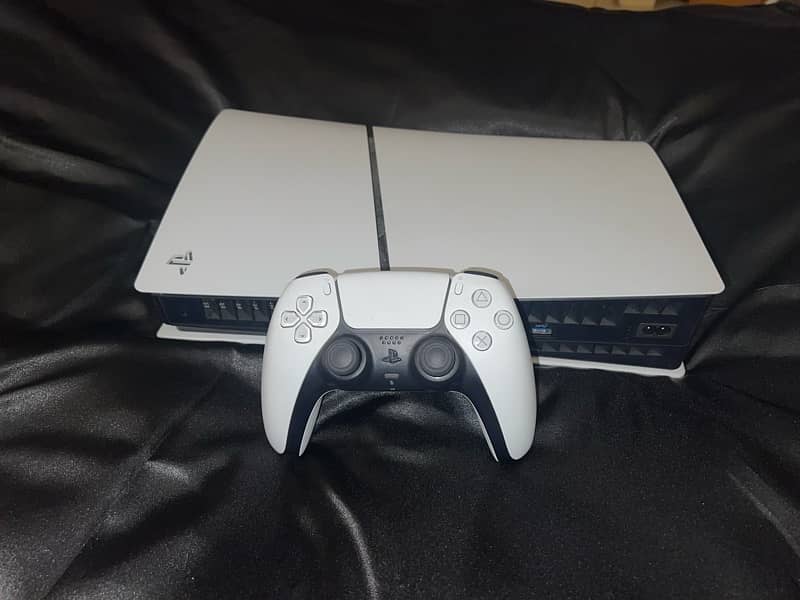 LIKE NEW, PS5 SLIM 1