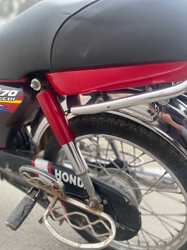 Honda 70cc Red color brand new condition 10/10 6