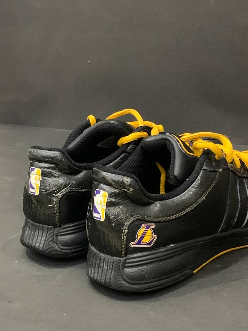 Adidas Superstar x Lakers 2