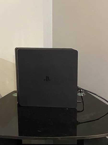 PS4 slim condition like brand new and jailbreak 1TB 1