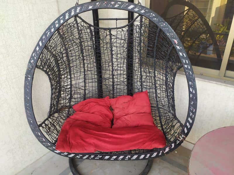 two seater outdoor swing 0