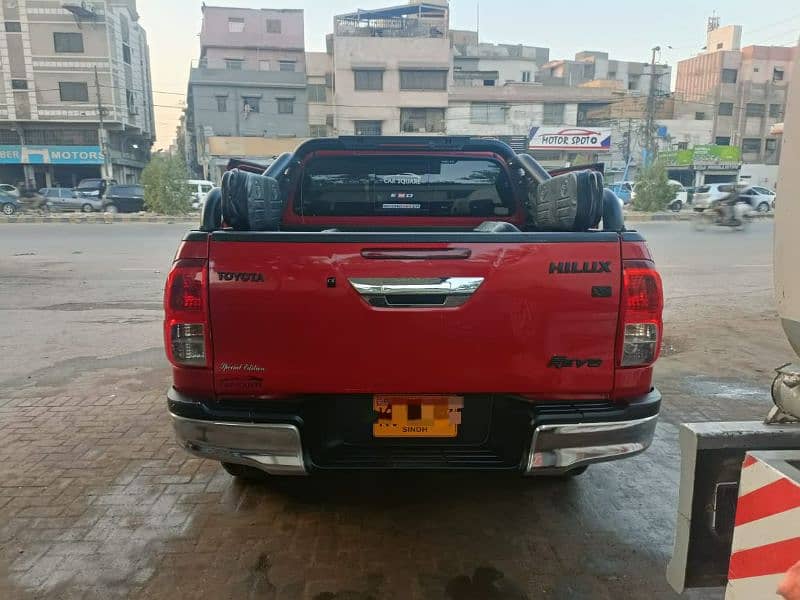 Toyota Hilux Revo V 2017 1