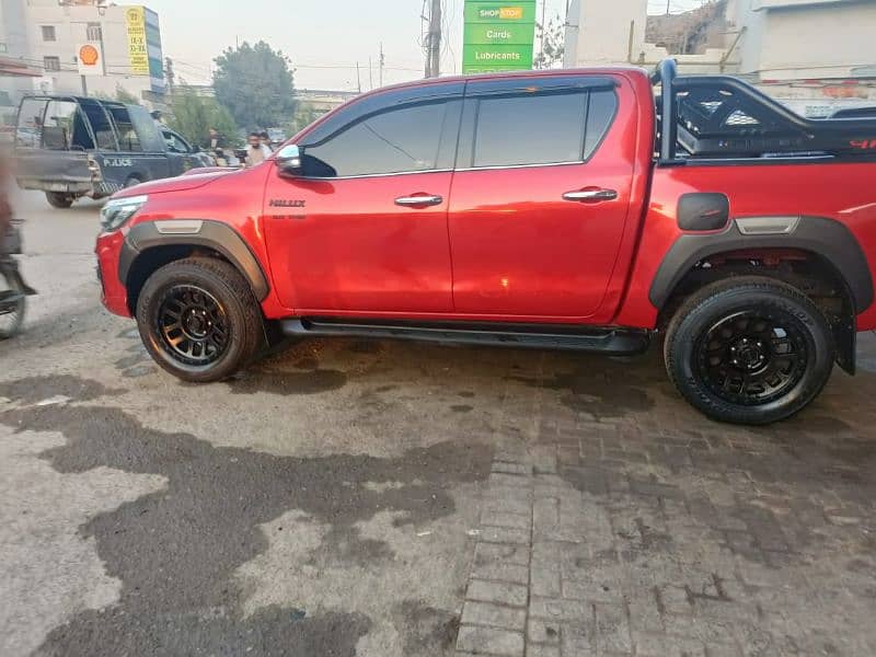 Toyota Hilux Revo V 2017 9