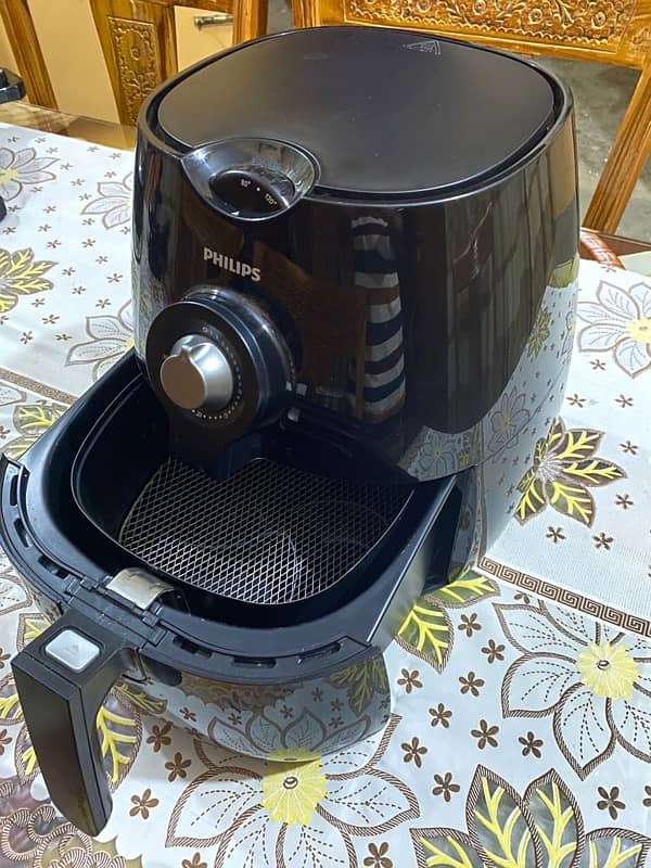 Philips Air Fryer HD 9220/20 1